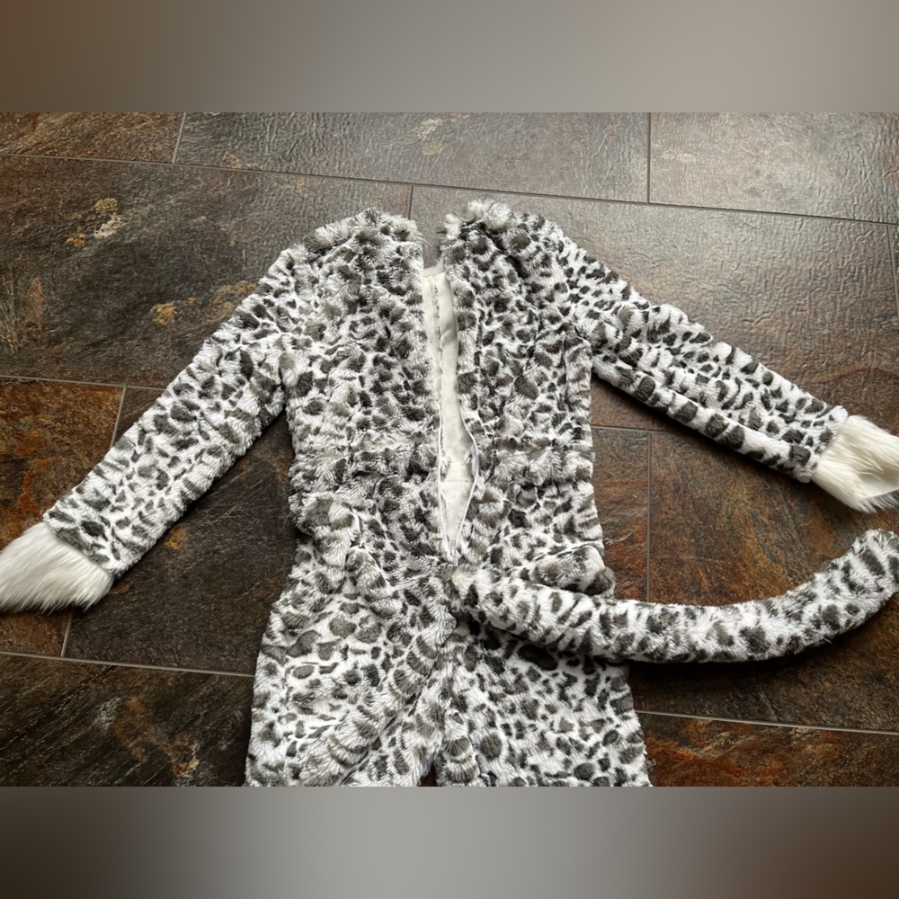 Snow leopard one piece costume. Gray, white black. Child size medium(8-10) - Picture 7 of 13